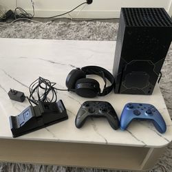 Xbox Series X Halo Infinite Limited Edition Bundle
