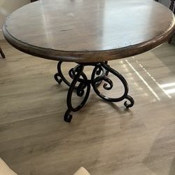 Kincaid Artisans Shoppe French Country  Round Kitchen Table  $150