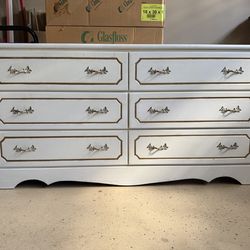WHITE 6 DRAWER DRESSER