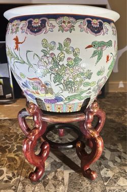 Antique Qianlong Nian Zhi Fish Bowl Era 1(contact info removed) Chinese famille-rose Garden