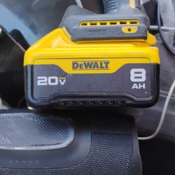8ah DeWalt Battery 100