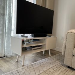 TV CONSOLE TABLE 