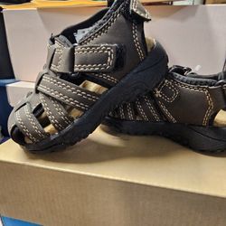 TODDLER BOY SANDALS SIZE 5C
