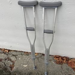 Crutches 