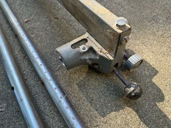 Delta  fence assembly