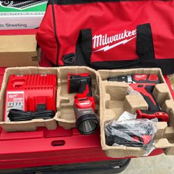 Milwaukee Drill Set M18