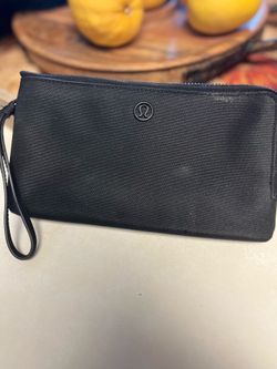 Lululemon wallet