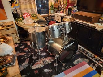Ludwig BackBeat 5-Piece Drum Set With Hardware and Cymbals - Black Sparkle