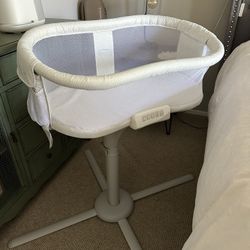Halo Swivel Baby Bassinet