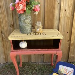 Pretty Side Table 