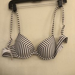 Sand and Shore Black & White Striped Molded Cup Bikini Top Size 34B