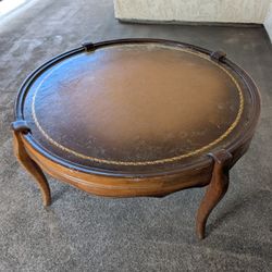 Hammary cherry wood coffee table leather top Gold Gilt paint cabriole legs