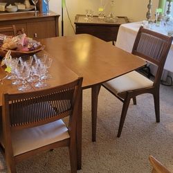 1967 Drexel Drop Leaf Table 4 Chairs for Sale in Denham Springs