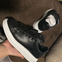 Authentic Alexander Mqueen 