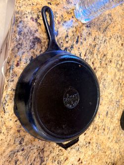 10 inch Lodge Cast Iron Fry Pan