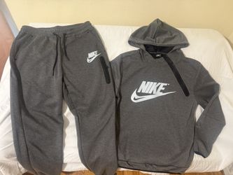 Nike Sweatsuits … Sizes … Medium.. X-Large.. 2X …3X .. 