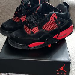 Jordan 4 Red Tunder And Nike Tech Fleece