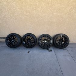 Niche DFS Gloss Black
