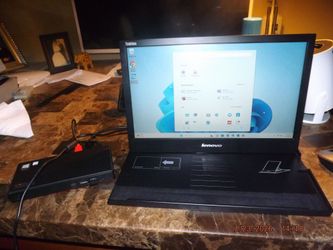 Lenovo tiny Desktop and monitor M90N-1 i5 8GB 256GB SSD Win 11/Office