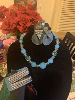 New 4pc jewelry set color blue $25
