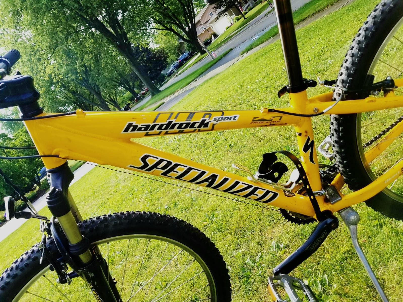 Specialized Hardrock Sport Mountain Bike.