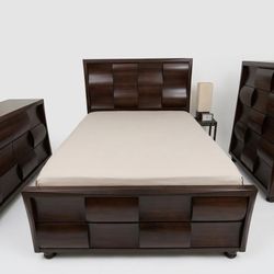 Queen Wood Bedroom Furniture Set for Sale – Great Condition