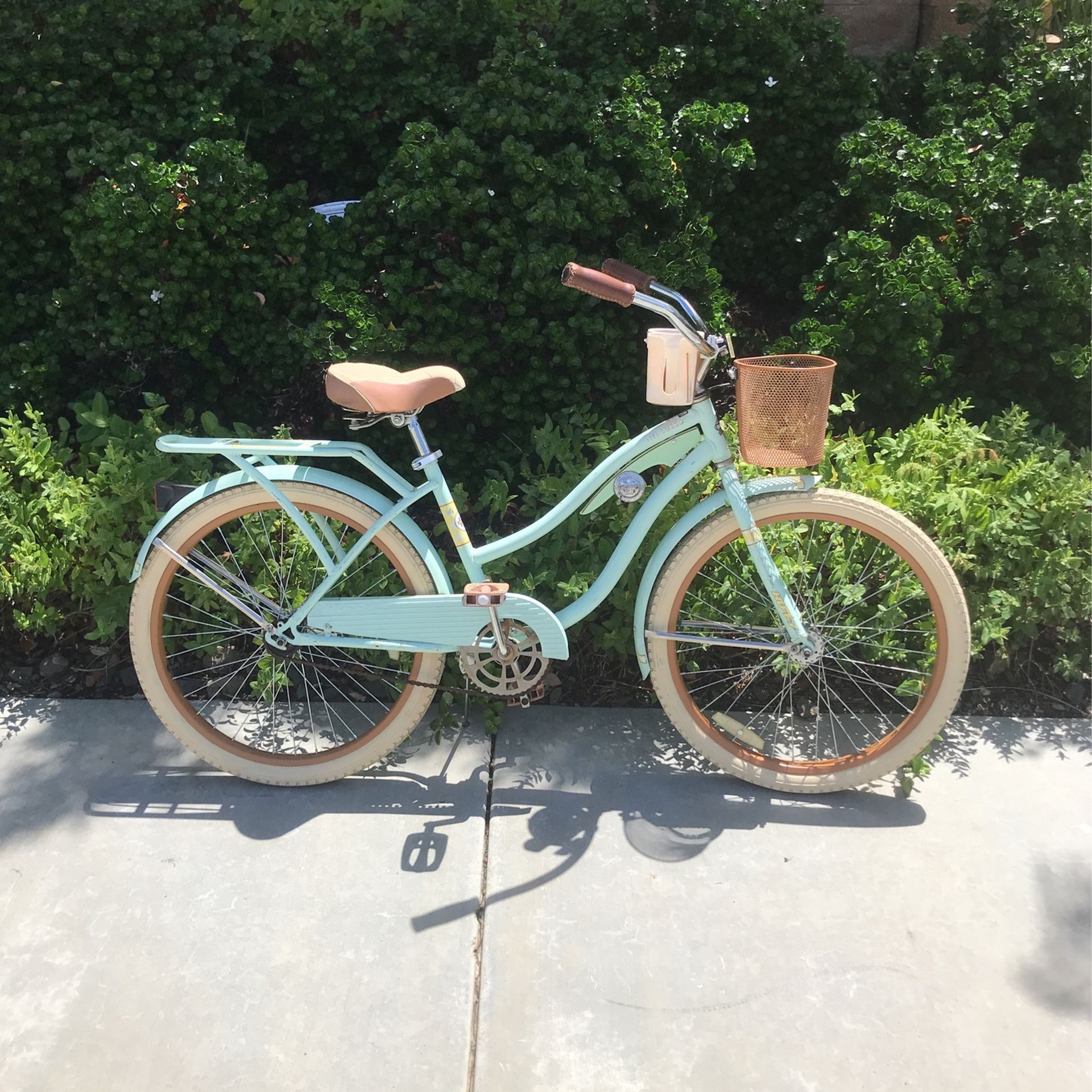 24” Huffy Nel Lusso Ladies/Girls Blue Beach Cruiser