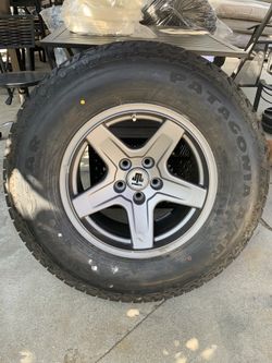 Patagonia Tire 285/70r17 With Mammoth Rim