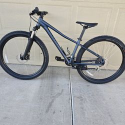 SPECIALIZED PITCH MOUNTAIN BIKE (SMALL FRAME)