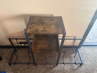 Guitar Stand w/ Center Shelving
