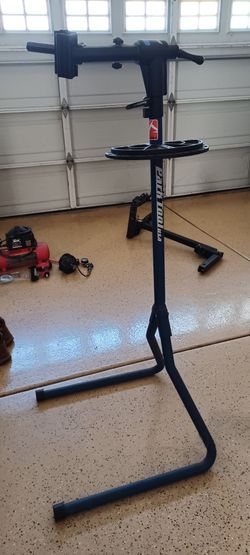 Park tools bicycle repair stand