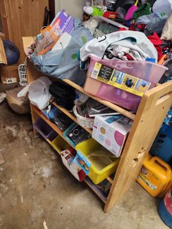 Kids toy shelf