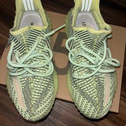 YEEZY 350 