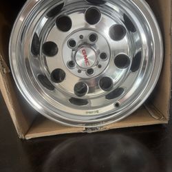 Pro Comb Alloy Chevy Or Gmc 5 Lug Wheels 15”s 