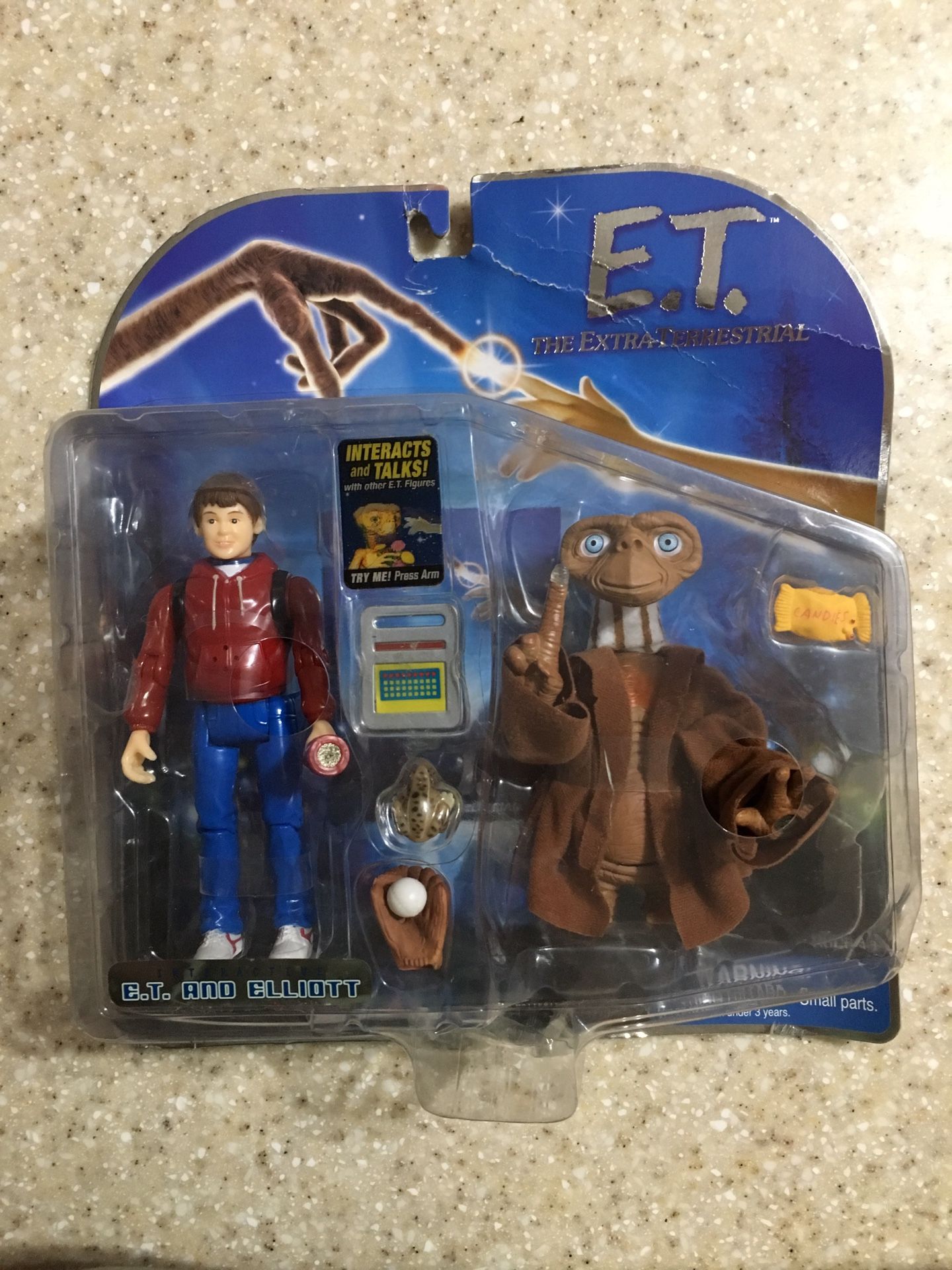 E. T. Extra Terrestrial 2001 Toys R Us Action Figure E. T. and Elliott