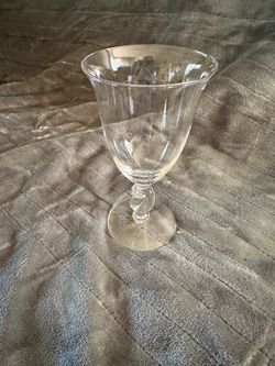 Clear Crystal Wine Glass Twisted Stem