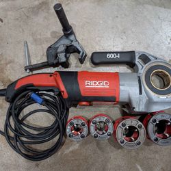 Ridgid 600i 1/2"-1-1/4" Pipe Threader 