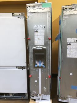 Built in freezer Thermador 18 inch wide