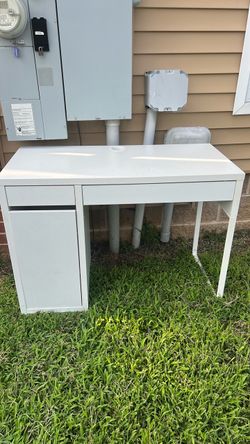 White multi drawer desk