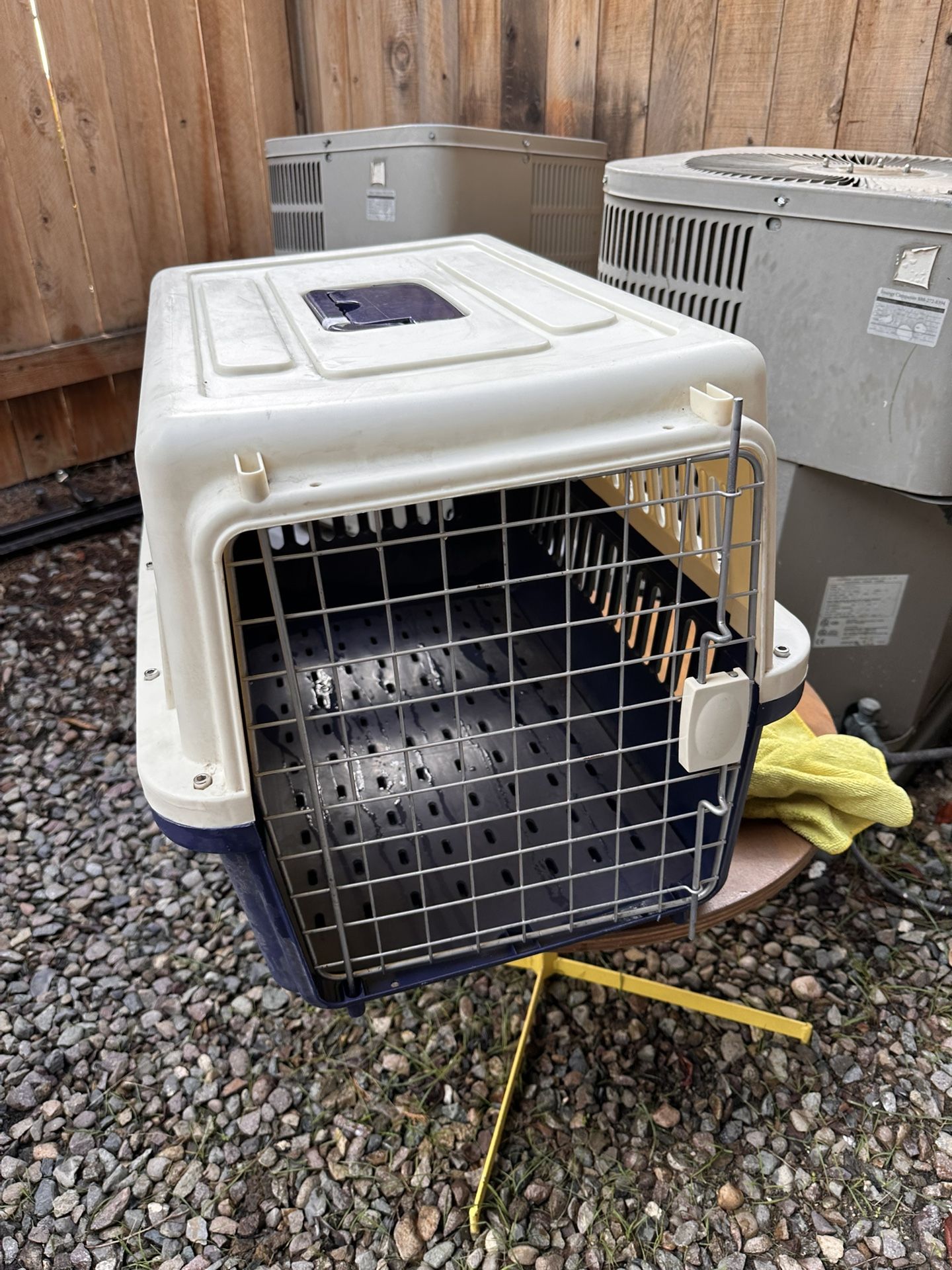 Dog Travel Kennel (S/M) 