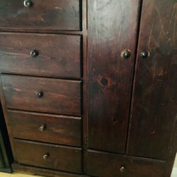 Drawer With Clóset Space