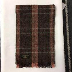 Men’s TWEEDMILL Pure new wool fringed scarf… Size 9 1/2 “ X 62” 