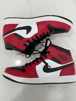 Air Jordan 1 Mid Chicago Black Toe Size 10.5 Men’s