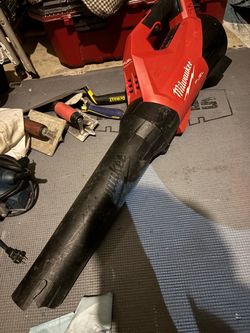 Milwaukee M18 FUEL Cordless leaf blower