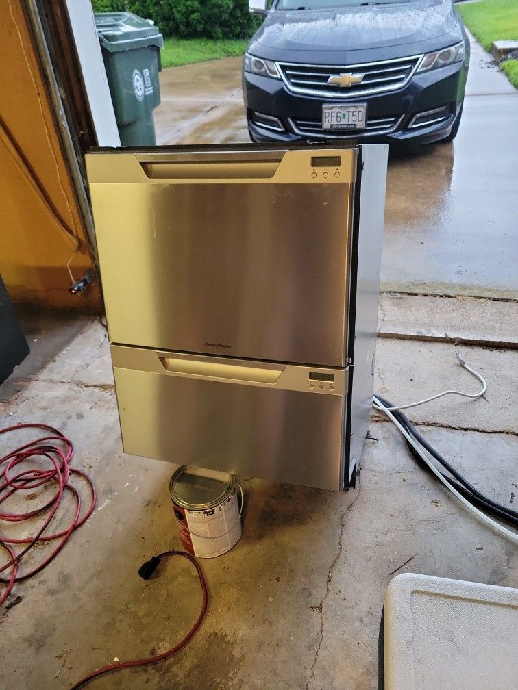 Fisher & Paykel Stainless Steel Dishwasher - Works Perfectly