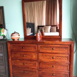 DRESSER AND  MIRROW 