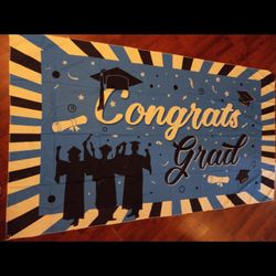 Graduation  Banner And Balloons 