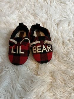 Kids Size 9 / 10 Slippers 