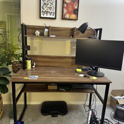 Like New Desk With Multiple Shelves