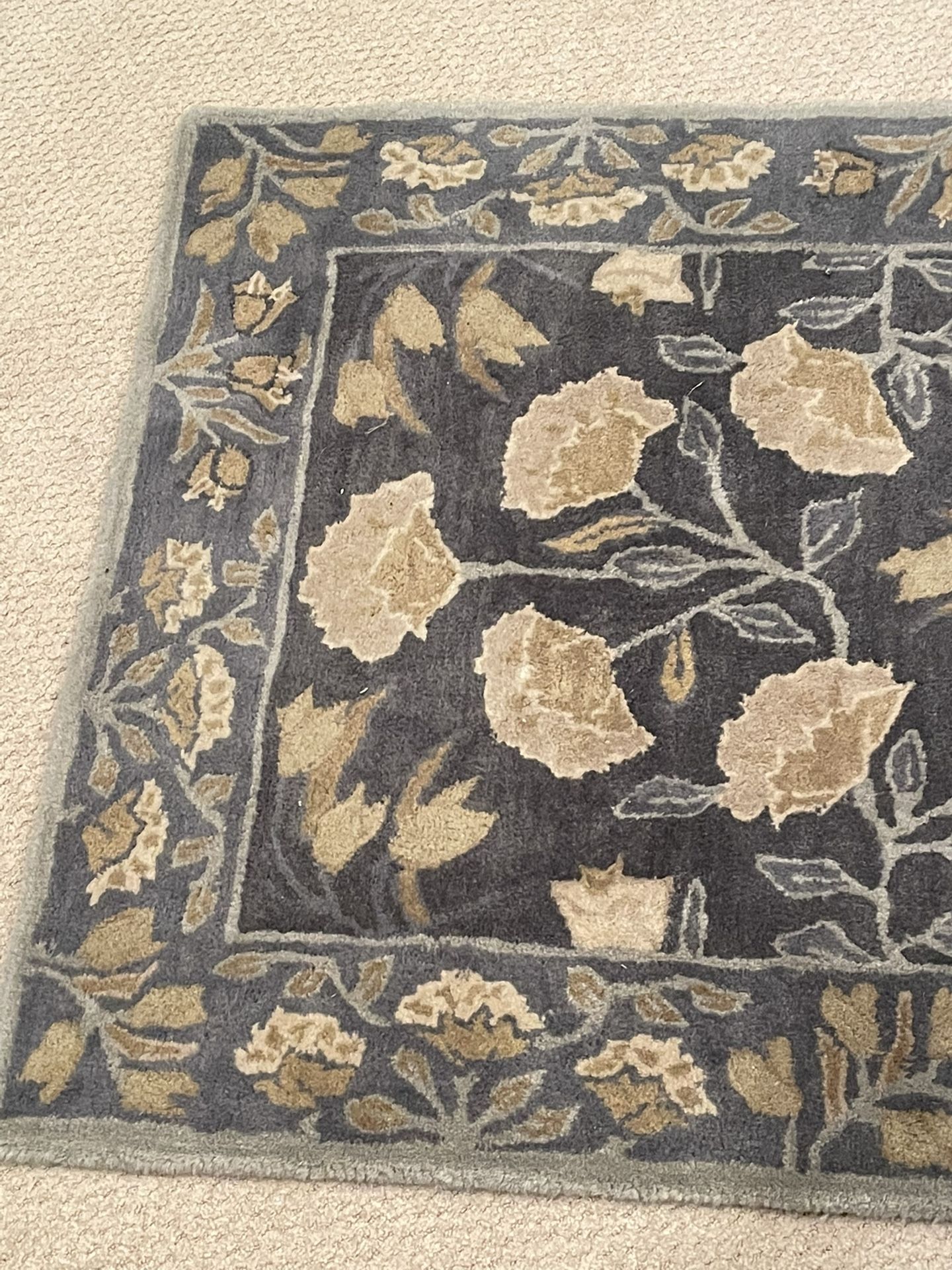 Pottery Barn Wool Rug - Gorgeous Floral Design 3’ X 5’ Feet (Originally $229)